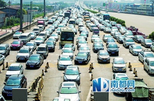 黄金周交通堪忧 广东全省26条高速路拥堵成灾