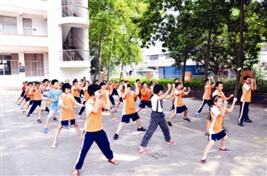 石壁街石壁小学创建一条武术特色发展之路