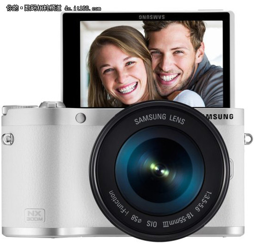 参数方面,NX300M搭载的依然是APS-C格式2030万像素传感器,感光度范围ISO 100-25600,最高连拍速度8.6fps,内置Wi-Fi/NFC无线通信功能。