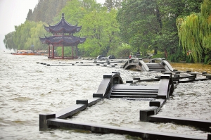 杭州西湖水漫金山(组图)