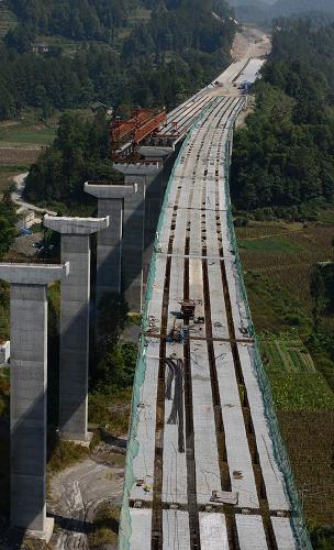 湖北恩来恩黔高速公路建设顺利推进(组图)