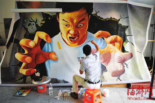 3d油画 魔幻背后的"密码(组图)画师正在绘制立体画莆田首幅地面3d画
