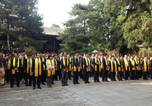 初九,是中国传统节日重阳节癸巳年重阳祭祀轩辕黄帝典礼现场祭祀者