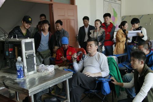【组图】老戏骨陈逸恒任电影《腊月的春》总导演 并出演重要角色(组图