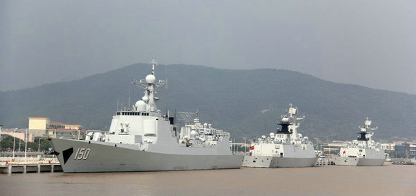中国海军最强导弹驱逐舰暗夜起航 出海执行任