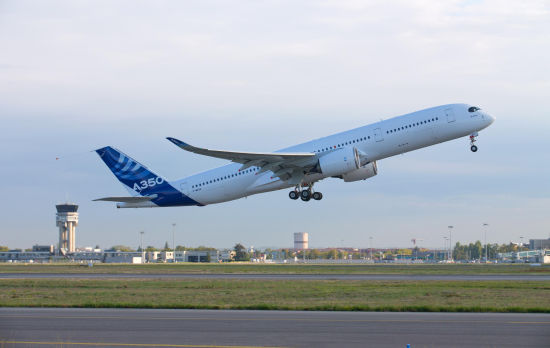 第二架空客a350xwb测试飞机在法国完成首飞(图)