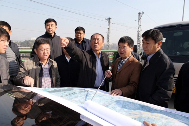 [辽宁]刘焕鑫厅长到抚顺调研辽宁中部环线高速公路建设工作(图)