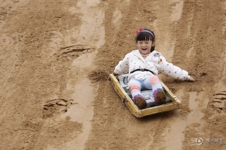 《爸爸》田雨橙变暴走萝莉 田亮沙漠着急寻女