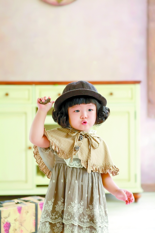 宝宝:刘泫希 年龄:2岁4个月 爱好:唱歌跳舞