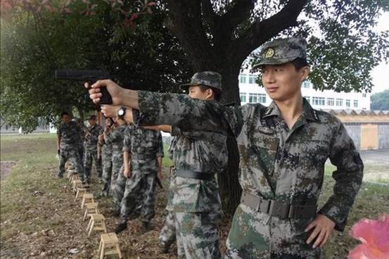 三军精英再磨砺--广州军区某综合训练基地为驻