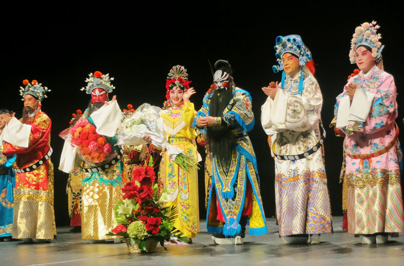 高清:第六届巴黎中国传统戏曲节异彩纷呈赢得