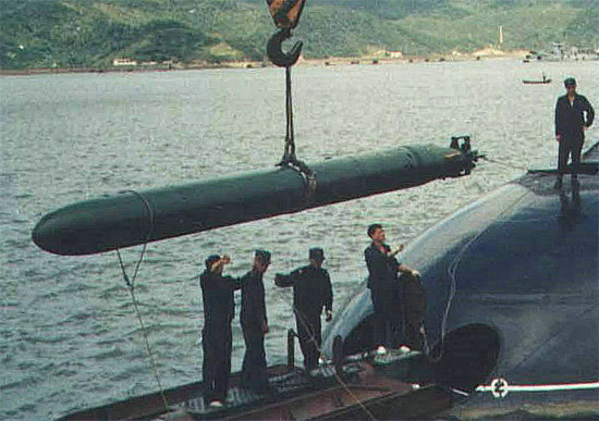 第6页 :中国海军新型鱼-6型鱼雷 0 资料图:中国海军新型鱼-6型鱼雷.