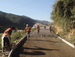 标准化修建农村公路