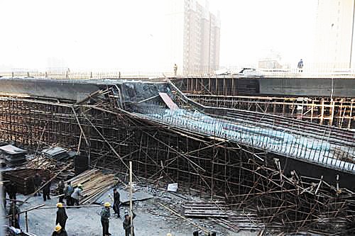 长春高架桥坍塌(图)
