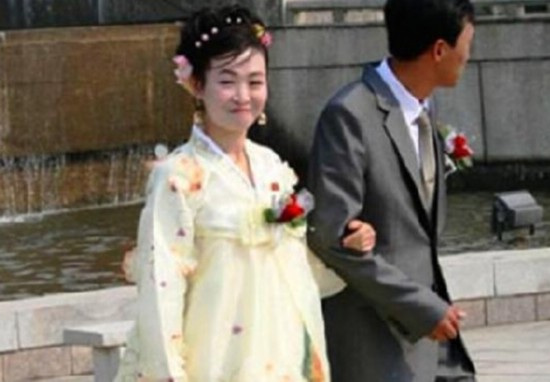 图片揭露朝鲜男女如何谈情说爱组图