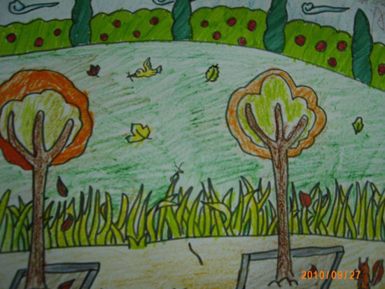图为孩子们画的秋天的图画