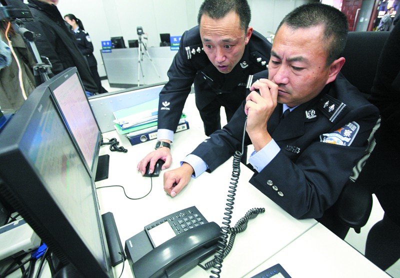 青岛110年均接警300余万 求助电话占主流(组图)