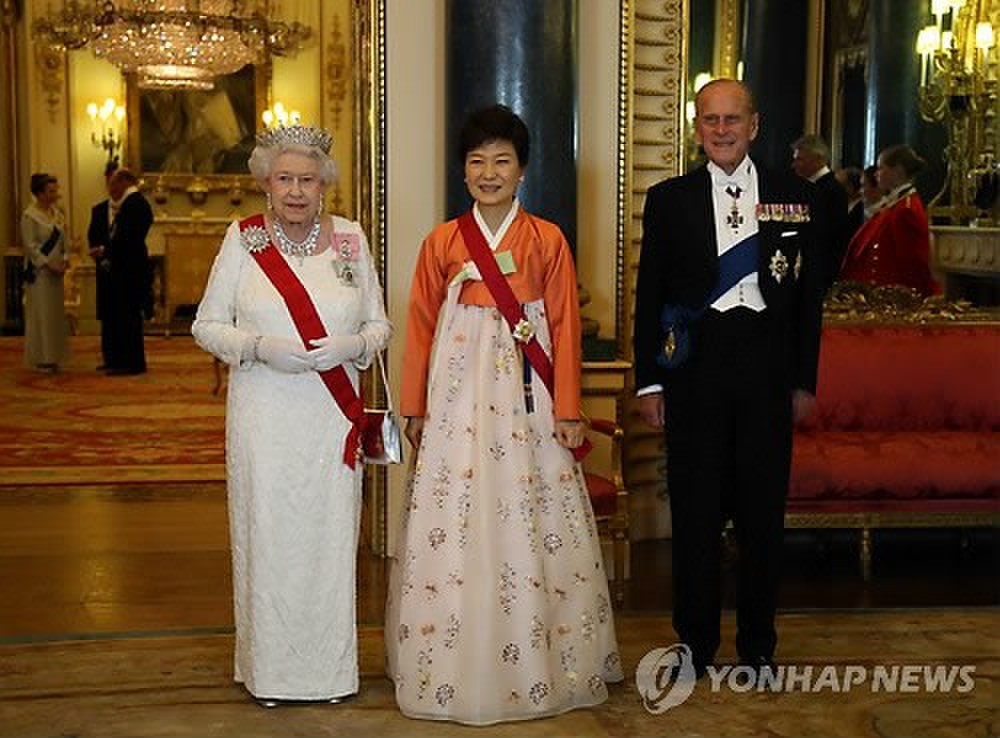 朴槿惠出席英国国宴 称英国是韩国真正的朋友(图)