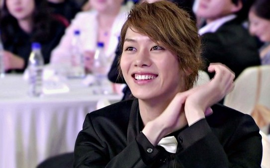 金希澈我们结婚了引关注粉丝期待女主组图