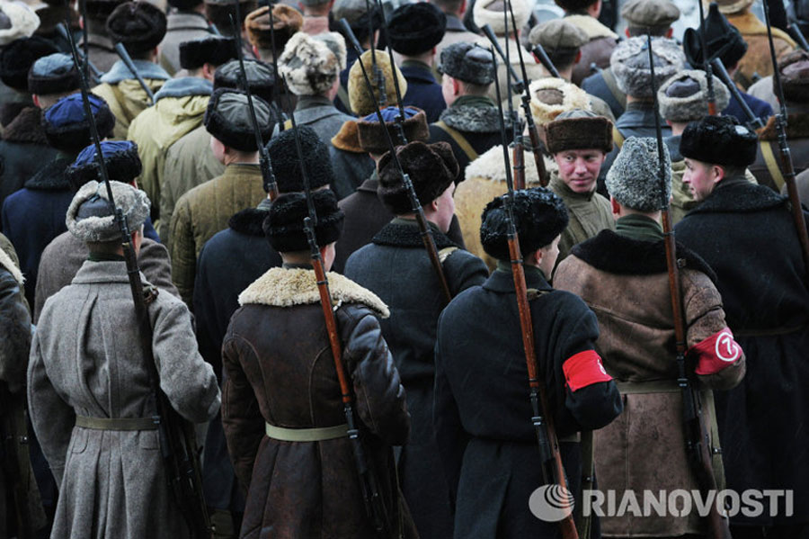 俄罗斯举行盛大阅兵式 纪念二战红场阅兵72周