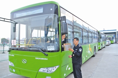 【图】1路公交车将换大车(图)