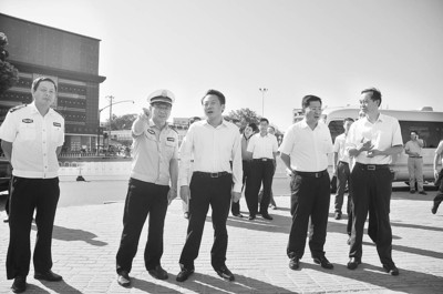 媒体新闻滚动_搜狐资讯   在安庆市区及各县(市)城区,民警针对辖区