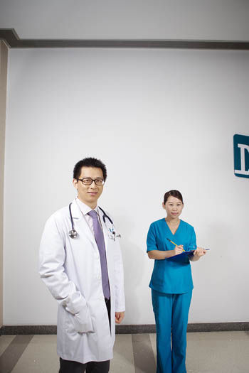 中国体制外家庭医生:医患矛盾在于不信任