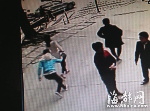 福州:喝止小偷行窃遭报复 男子见义勇为被刺伤