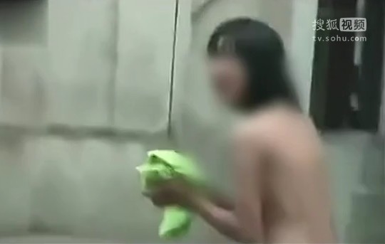 女生为了钱 脱内衣_女生内衣内裤半脱照片