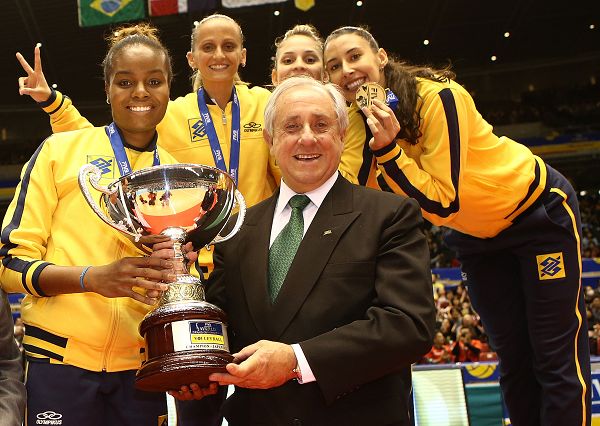 图文:2013女排大冠军杯 巴西四朵金花