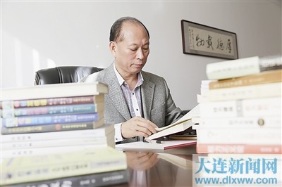 刘长富说:写这本书,是共勉,更是自励.