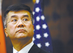 美国首名华裔驻华大使宣布明年初离任回国- 别