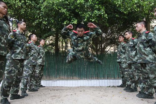 广东边防七支队陈立文:用大爱书写警营人生(组图)