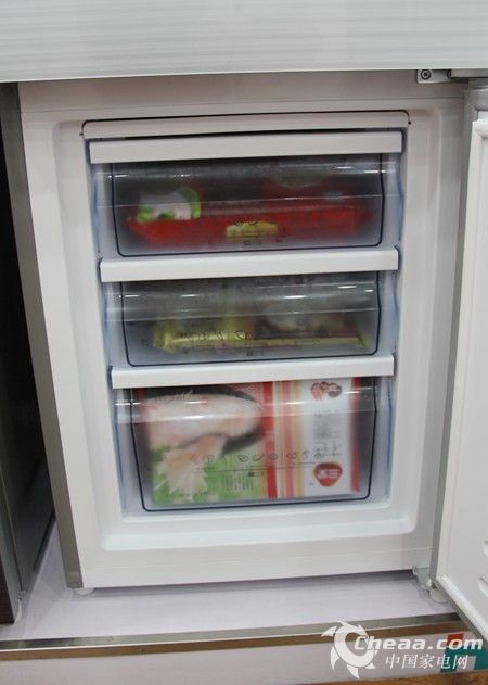 海信冰箱BCD-230TDAGB冷冻室
