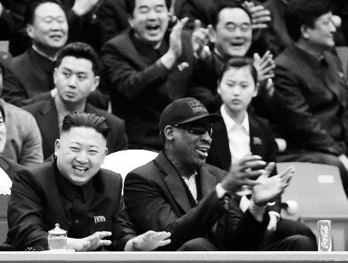 美国前篮球明星丹尼斯・罗德曼接受美联社记者采访时畅谈他与朝鲜最高领导人金正恩的关系“不一般”，强调希望为推动美国与朝鲜关系改善贡献力量。