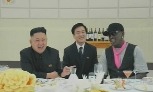 2013年2月28日，朝鲜最高领导人金正恩设宴欢迎罗德曼。
