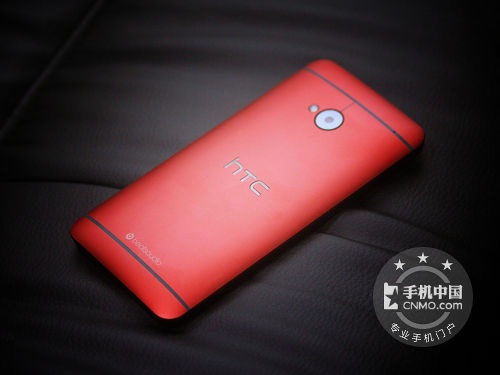 HTC One背面图片