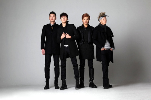 M.I.B (從左到右SIMS,5Zic,KangNam,Cream)