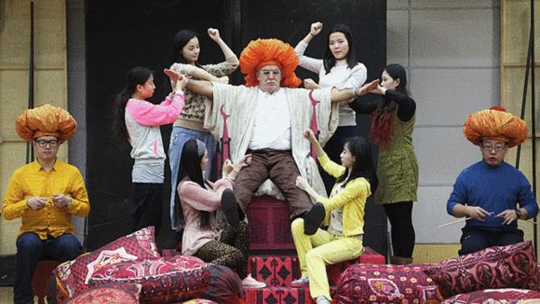罗西尼经典中国首秀 “意大利女郎”喜感十足