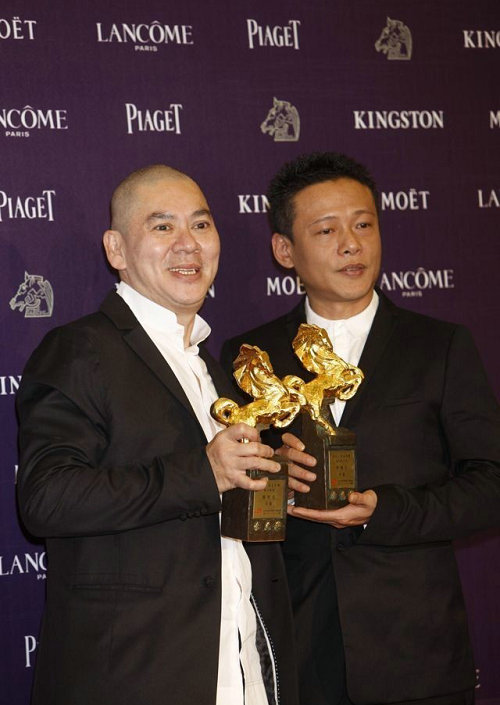 被传同志绯闻多年的蔡明亮和李康生以《郊游》获本届金马奖最佳导演及影帝