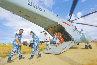 和平方舟前置医院深夜急诊抢救3名菲律宾患者