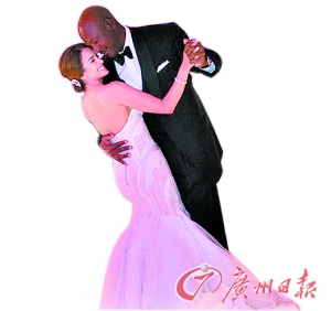 乔丹与现任妻子普列托生活甜蜜。