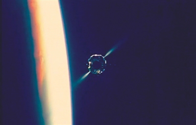 嫦娥三号修正轨道 玉兔落月需过三关