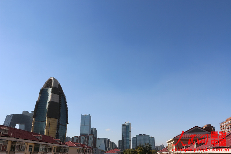 高清:靠风清雾霾 30张图片记录北京天气