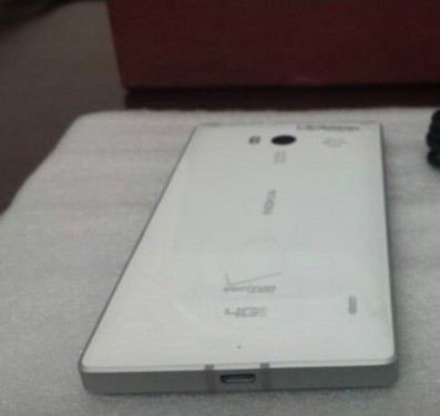 白色Lumia 929真机曝光照