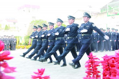 "11月27日下午,一声声铿锵有力的口令声拉开淝河监狱民警警体大比武