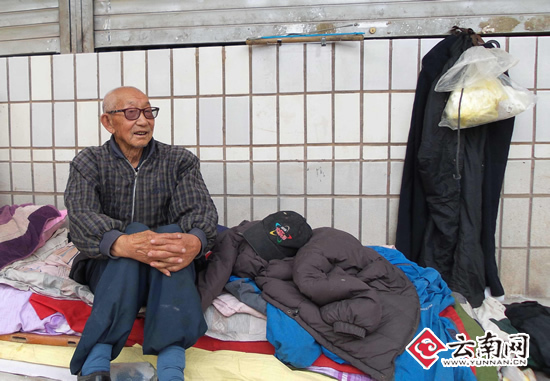 王德修在北站时曾靠拾垃圾为生 记者 黄兴能 摄