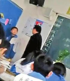 女老师扇学生遭打图片_WWW.66152.COM