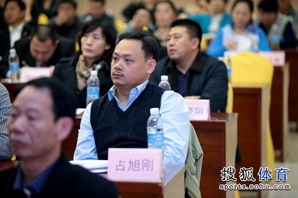 图文举摔柔中心竞聘总教练占旭刚出席