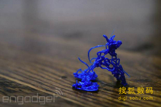 3D打印笔3Doodler评测:上手难度较高